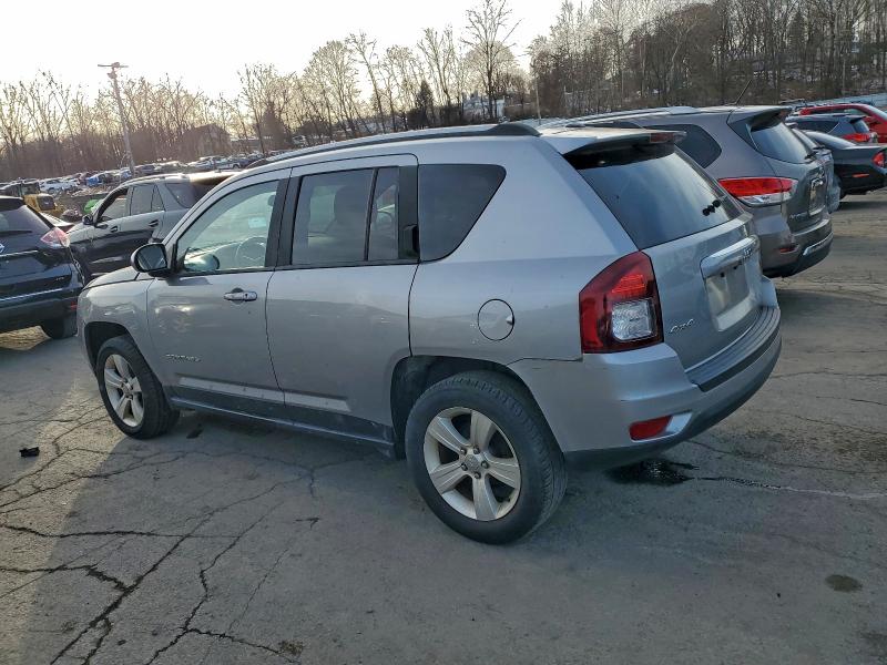 Photo 2 from auction – 2017 JEEP COMPASS with VIN 1C4NJDEBXHD107565