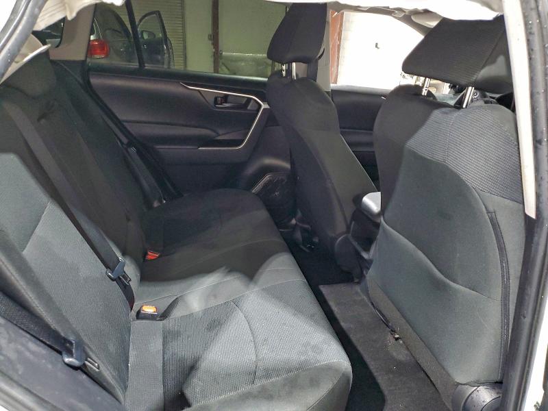Photo 11 from auction – 2021 TOYOTA RAV4 LE with VIN 2T3F1RFV1MC238831