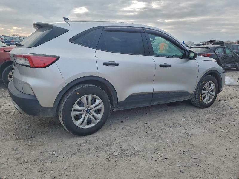 Photo 3 from auction – 2020 FORD ESCAPE S with VIN 1FMCU0F66LUA05953