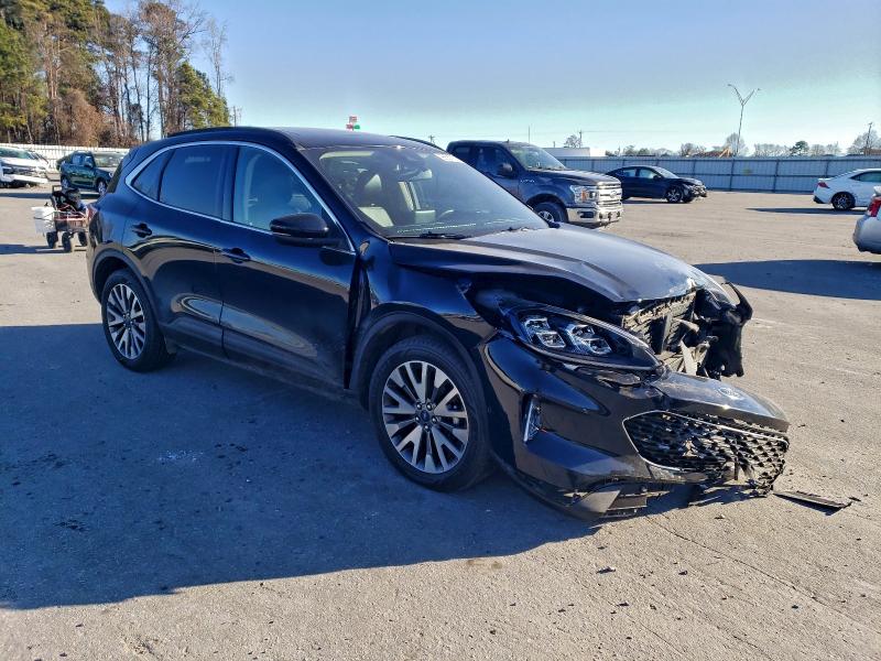 Photo 4 from auction – 2020 FORD ESCAPE TIT with VIN 1FMCU9J98LUA74293