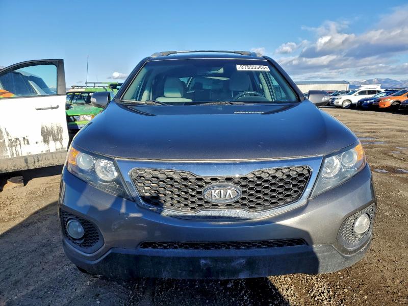 Photo 5 from auction – 2013 KIA SORENTO LX with VIN 5XYKTCA65DG326820