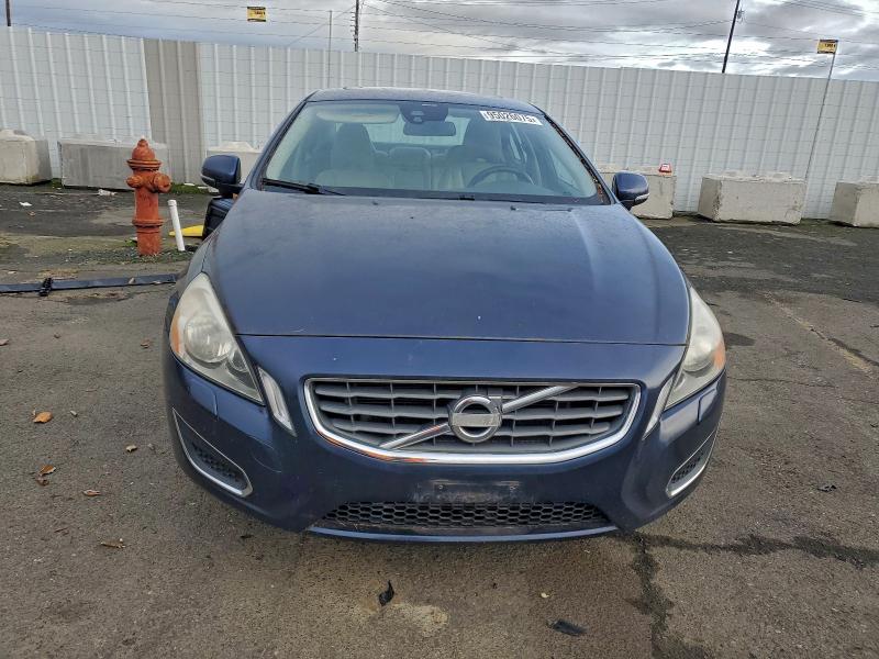 Photo 5 from auction – 2013 VOLVO S60 with VIN YV1612FS2D2184227