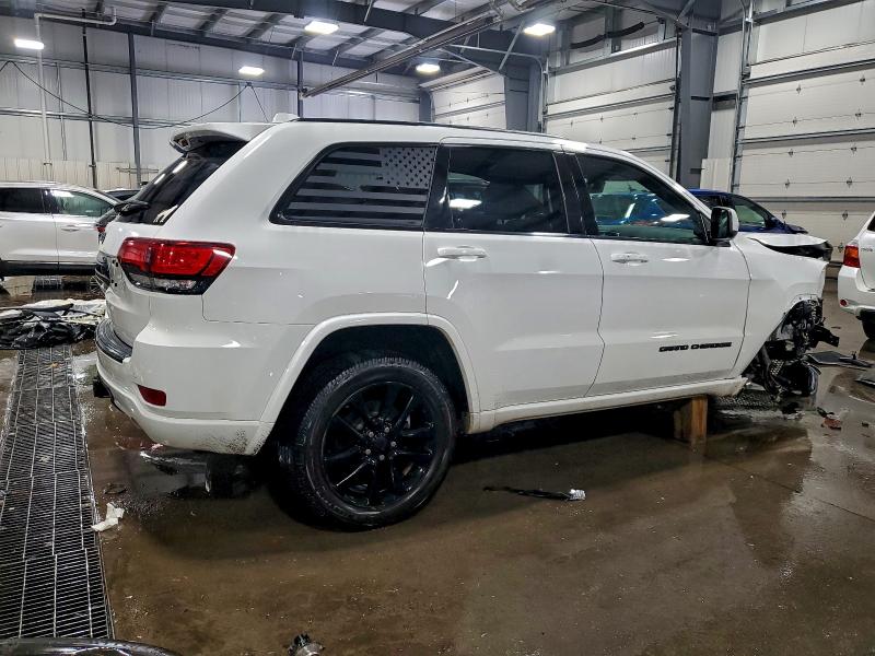 Photo 3 from auction – 2017 JEEP GRAND CHER with VIN 1C4RJFAG9HC733807