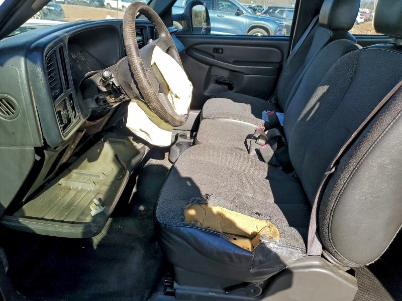 Photo 7 from auction – 2004 CHEVROLET SILVERADO with VIN 1GCHC29U84E331896