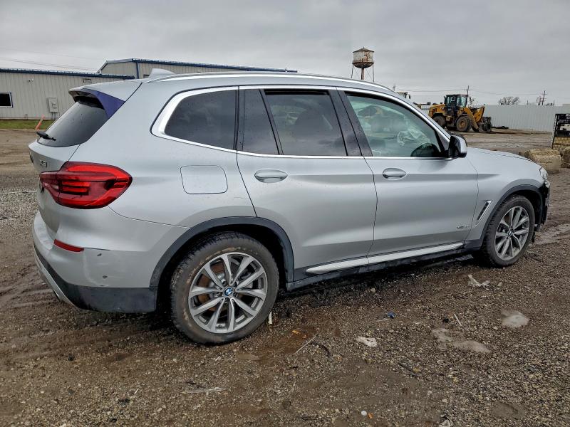Photo 3 from auction – 2018 BMW X3 XDRIVE3 with VIN 5UXTR9C51JLD57476
