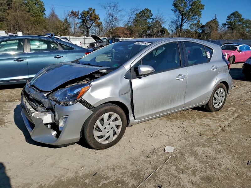 TOYOTA PRIUS C 2015 with VIN JTDKDTB37F1578072 - Photo from auction