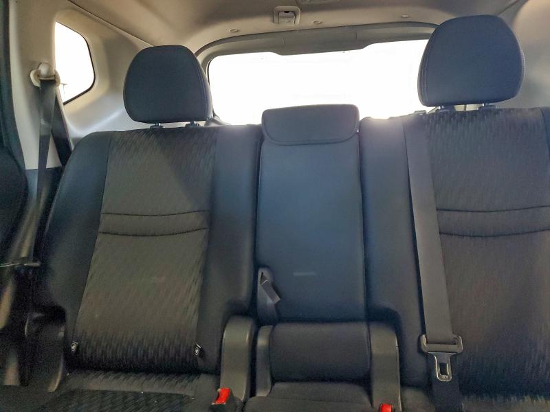 Photo 10 from auction – 2017 NISSAN ROGUE S with VIN KNMAT2MV4HP576755