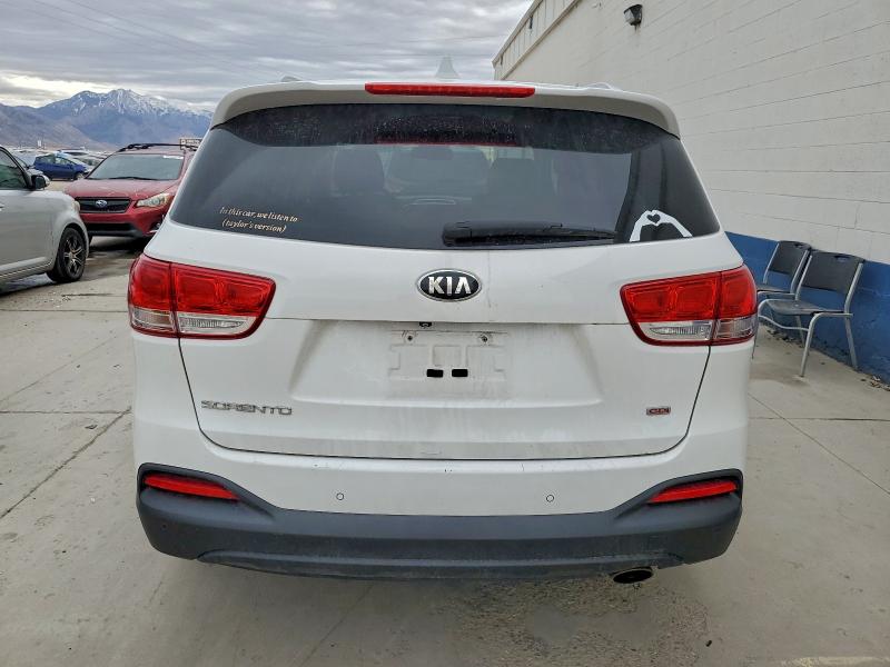 Photo 6 from auction – 2016 KIA SORENTO LX with VIN 5XYPGDA35GG075968