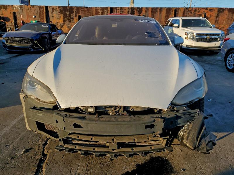 Photo 5 from auction – 2016 TESLA MODEL S with VIN 5YJSA1E12GF129530