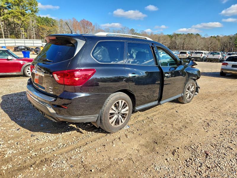 Photo 3 from auction – 2017 NISSAN PATHFINDER with VIN 5N1DR2MM4HC696741