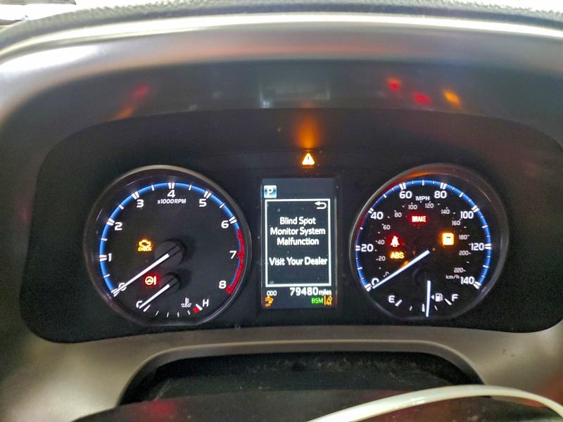 Photo 9 from auction – 2017 TOYOTA RAV4 XLE with VIN JTMRFREV3HJ169238