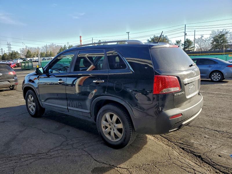Photo 2 from auction – 2011 KIA SORENTO with VIN 5XYKTCA17BG032756