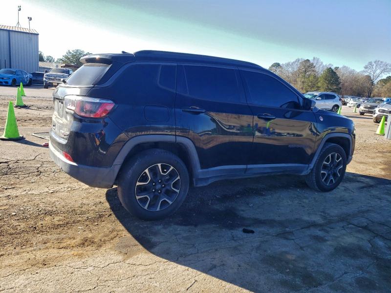 Photo 3 from auction – 2019 JEEP COMPASS TR with VIN 3C4NJDDB4KT688399