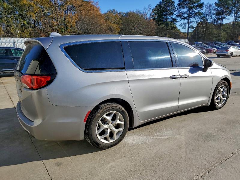 Photo 3 from auction – 2017 CHRYSLER PACIFICA T with VIN 2C4RC1BG1HR841339