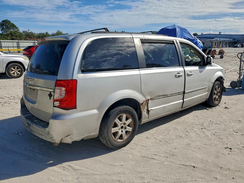 Photo 3 from auction – 2012 CHRYSLER TOWN & COU with VIN 2C4RC1BG9CR275830