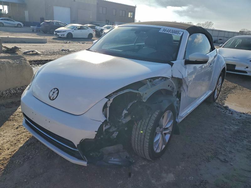 VOLKSWAGEN BEETLE S/S 2017 with VIN 3VW517AT5HM813585 - Photo from auction