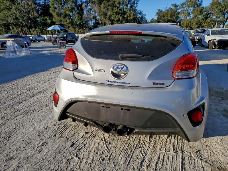 Photo 6 from auction – 2015 HYUNDAI VELOSTER T with VIN KMHTC6AE1FU232671