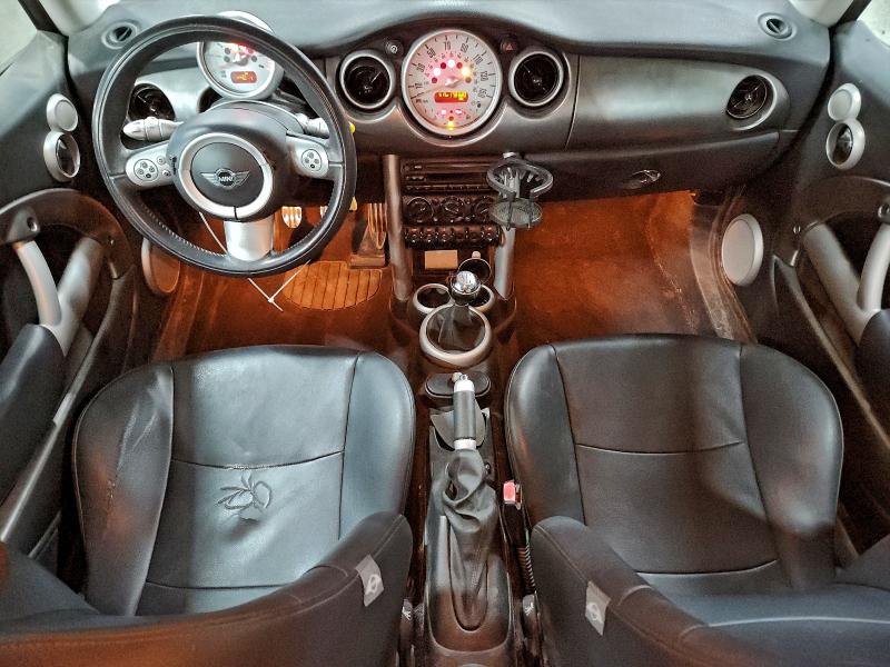 Photo 8 from auction – 2006 MINI COOPER S with VIN WMWRE33586TL17627
