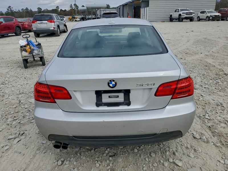 Photo 6 from auction – 2011 BMW 328 I with VIN WBAKE3C58BE769075
