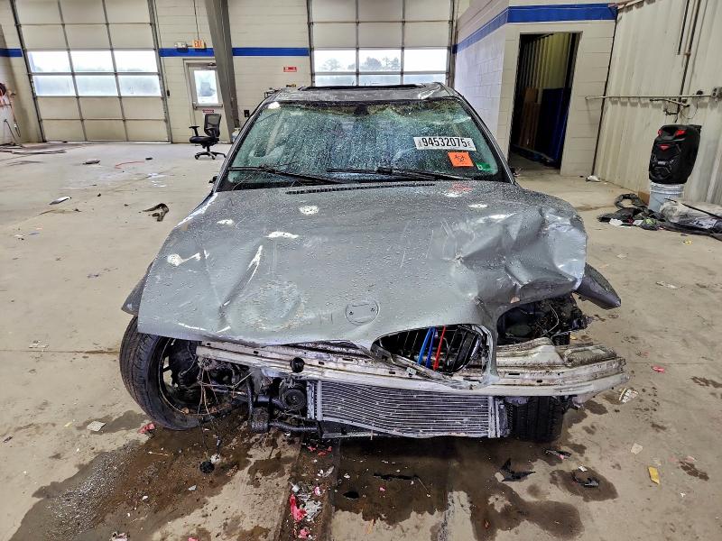 Photo 5 from auction – 2004 BMW 325 XI with VIN WBAEU33494PF60817