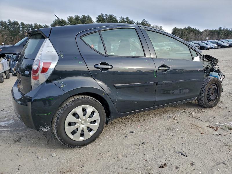 Photo 3 from auction – 2014 TOYOTA PRIUS C with VIN JTDKDTB33E1074827