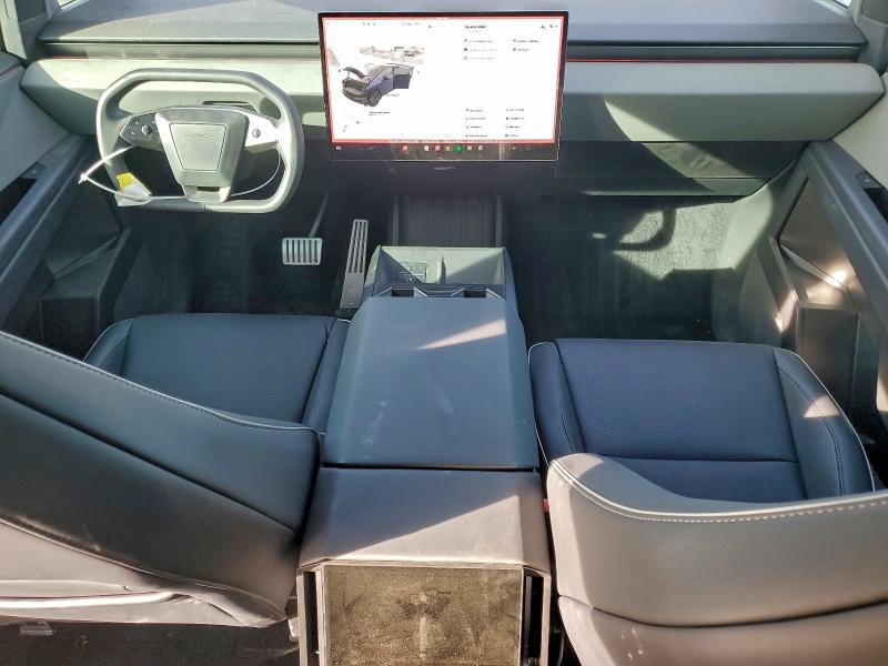 Photo 8 from auction – 2024 TESLA CYBERTRUCK with VIN 7G2CEHED4RA050966