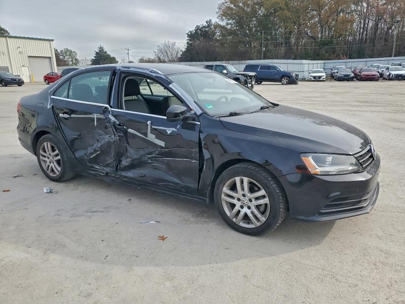 Photo 4 from auction – 2017 VOLKSWAGEN JETTA S with VIN 3VW2B7AJ5HM308516