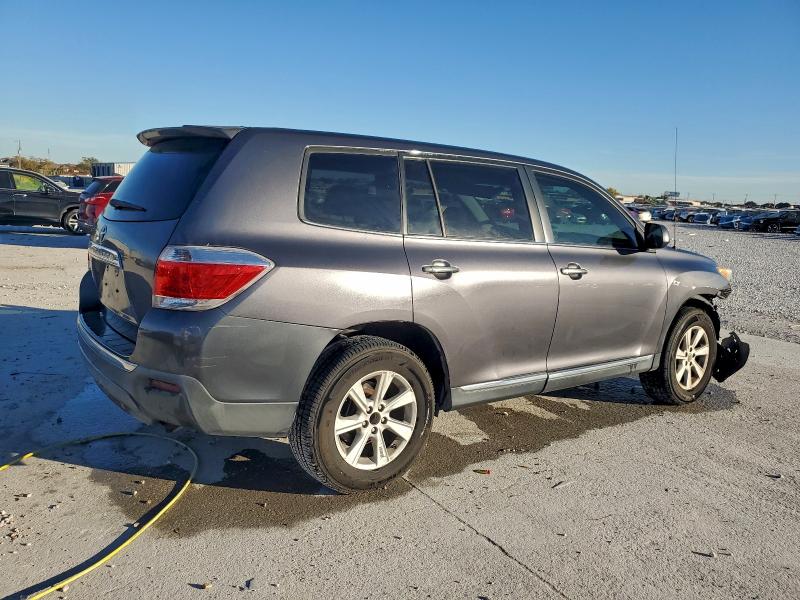 Photo 3 from auction – 2012 TOYOTA HIGHLANDER with VIN 5TDZK3EH0CS068219
