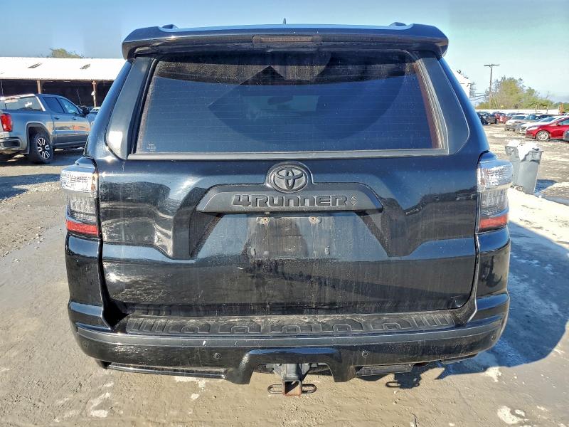 Photo 6 from auction – 2017 TOYOTA 4RUNNER SR with VIN JTEBU5JR8H5474621