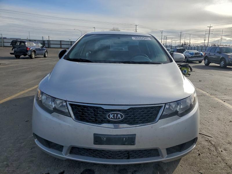 Photo 5 from auction – 2011 KIA FORTE EX with VIN KNAFU4A21B5425929