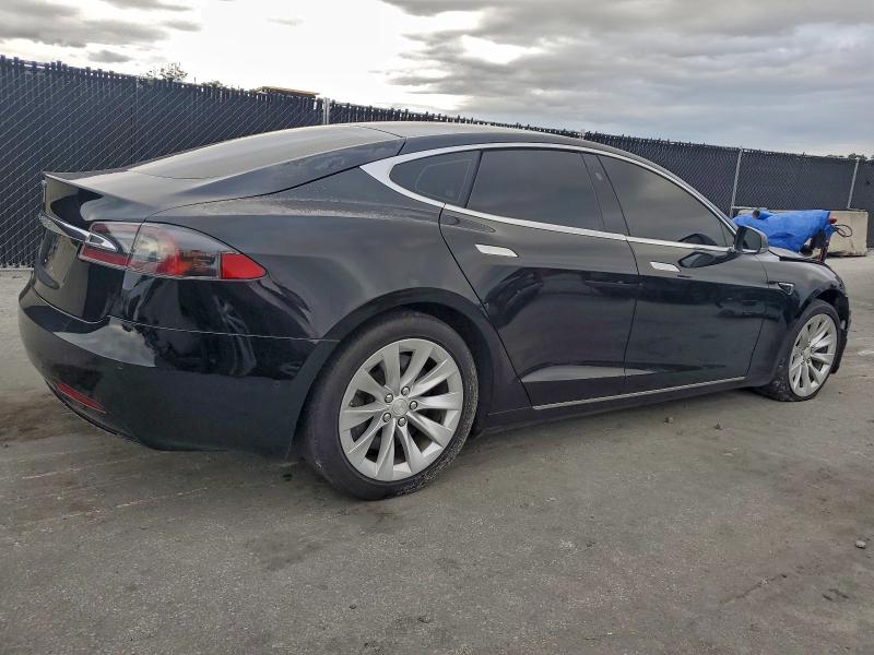 Photo 3 from auction – 2017 TESLA MODEL S with VIN 5YJSA1E11HF178817
