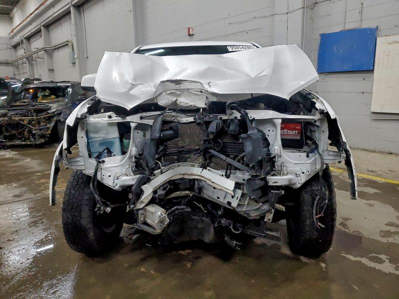 Photo 5 from auction – 2017 TOYOTA TACOMA DOU with VIN 3TMCZ5AN7HM058917