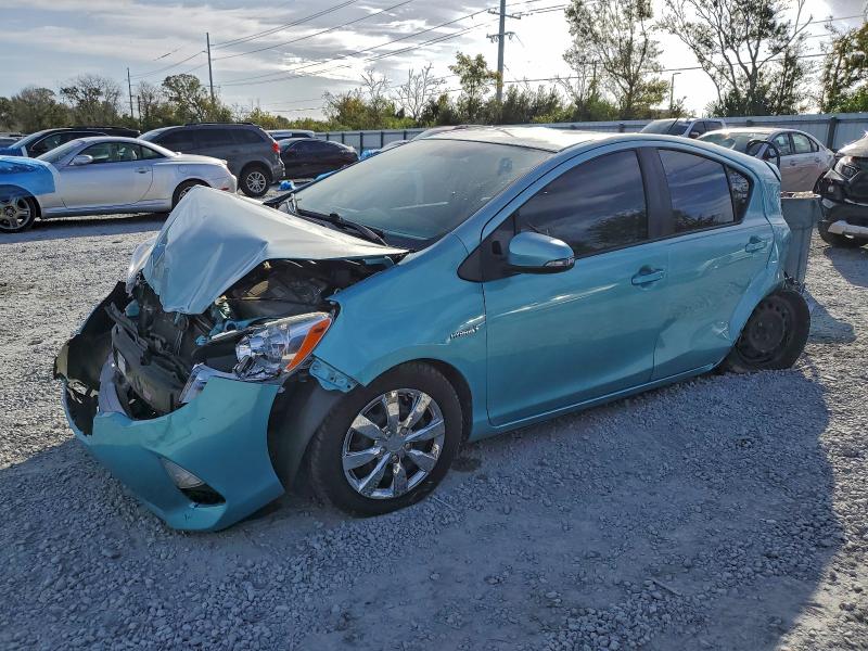 TOYOTA PRIUS C 2013 with VIN JTDKDTB36D1052979 - Photo from auction