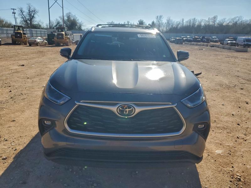 Photo 5 from auction – 2021 TOYOTA HIGHLANDER with VIN 5TDGZRBH6MS555727
