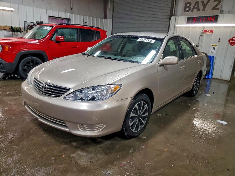 TOYOTA CAMRY LE 2005 with VIN 4T1BE32K45U093384 - Photo from auction