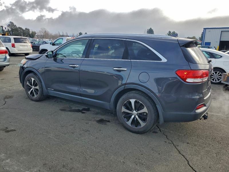 Photo 2 from auction – 2016 KIA SORENTO EX with VIN 5XYPHDA53GG105077