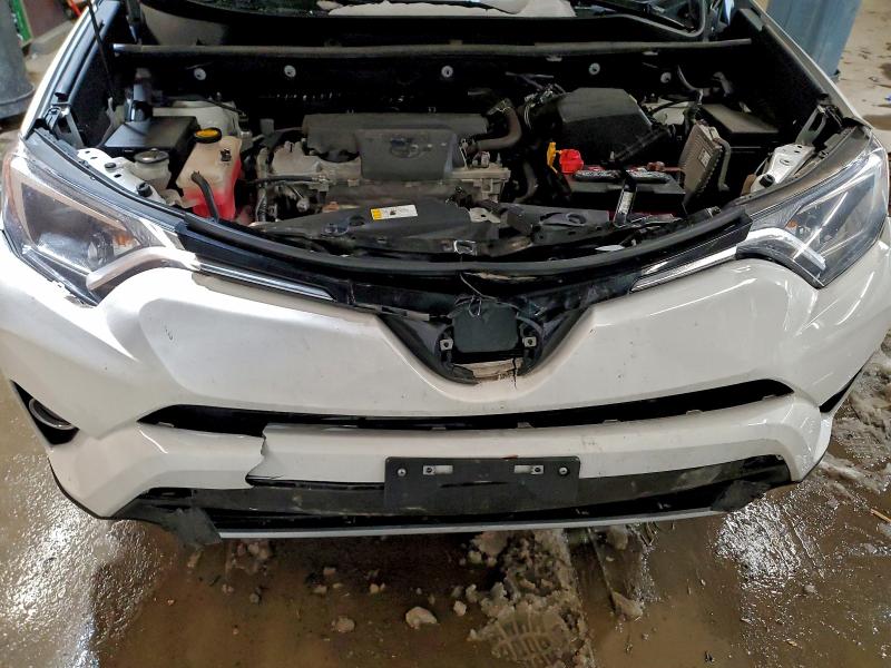 Photo 12 from auction – 2018 TOYOTA RAV4 ADVEN with VIN 2T3RFREV0JW803077