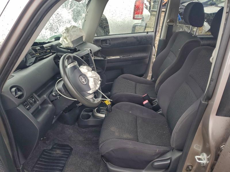 Photo 7 from auction – 2005 TOYOTA SCION XB with VIN JTLKT324650218831