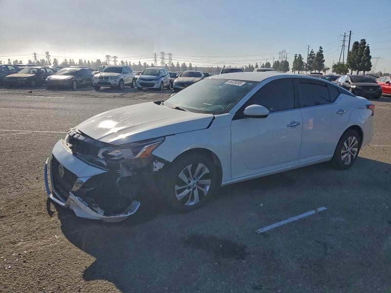 NISSAN ALTIMA S 2019 with VIN 1N4BL4BVXKC233889 - Photo from auction