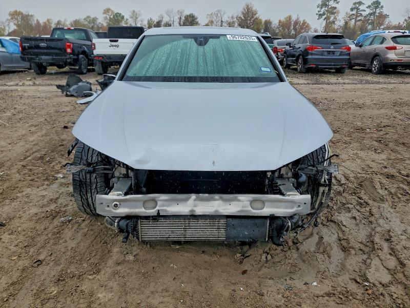 Photo 5 from auction – 2017 AUDI A4 PREMIUM with VIN WAUENAF48HN056223