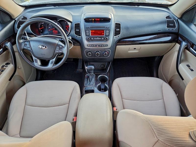 Photo 8 from auction – 2014 KIA SORENTO LX with VIN 5XYKTDA71EG522141