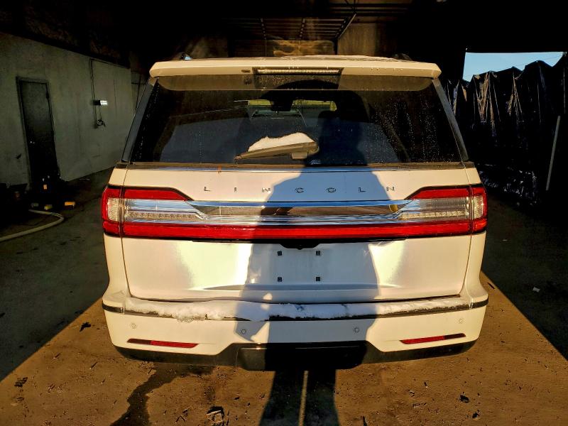 Photo 6 from auction – 2018 LINCOLN NAVIGATOR with VIN 5LMJJ3LT2JEL19051