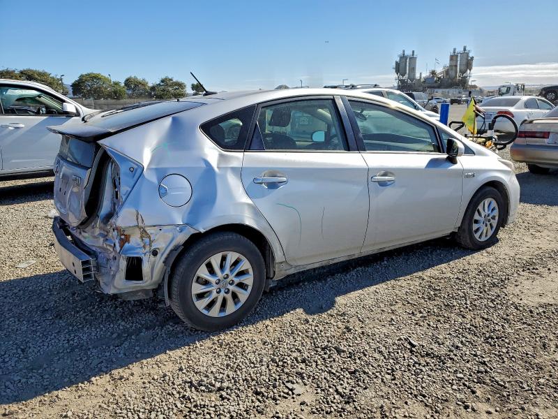 Photo 3 from auction – 2015 TOYOTA PRIUS PLUG with VIN JTDKN3DP5F3069695