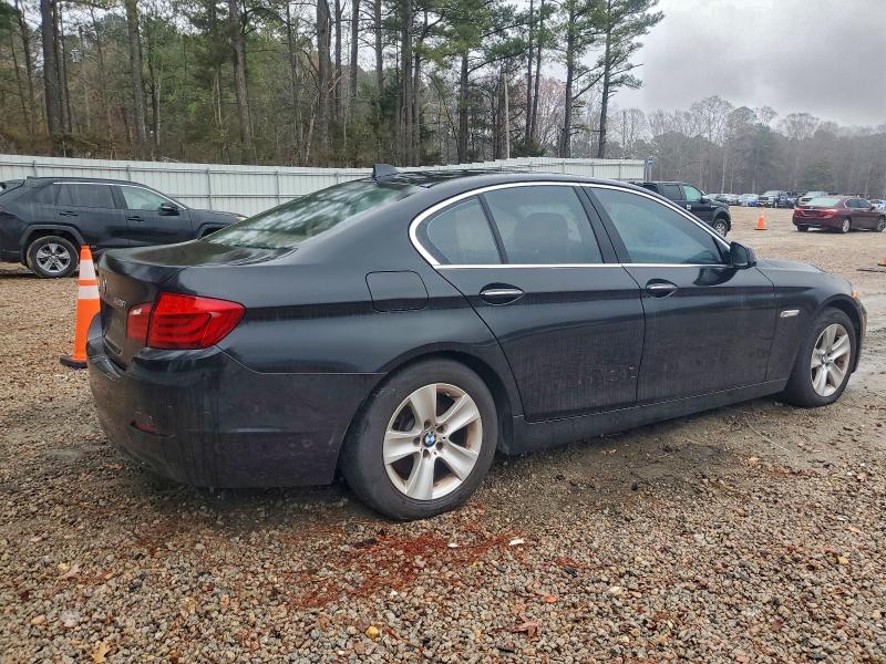 Photo 3 from auction – 2013 BMW 528 XI with VIN WBAXH5C50DDW12108
