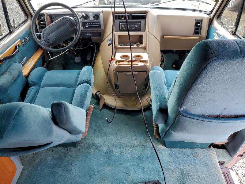 Photo 8 from auction – 1994 CHEVROLET G20 with VIN 1GBEG25K3RF146642