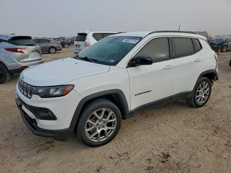 JEEP COMPASS LA 2022 with VIN 3C4NJDFB8NT186321 - Photo from auction