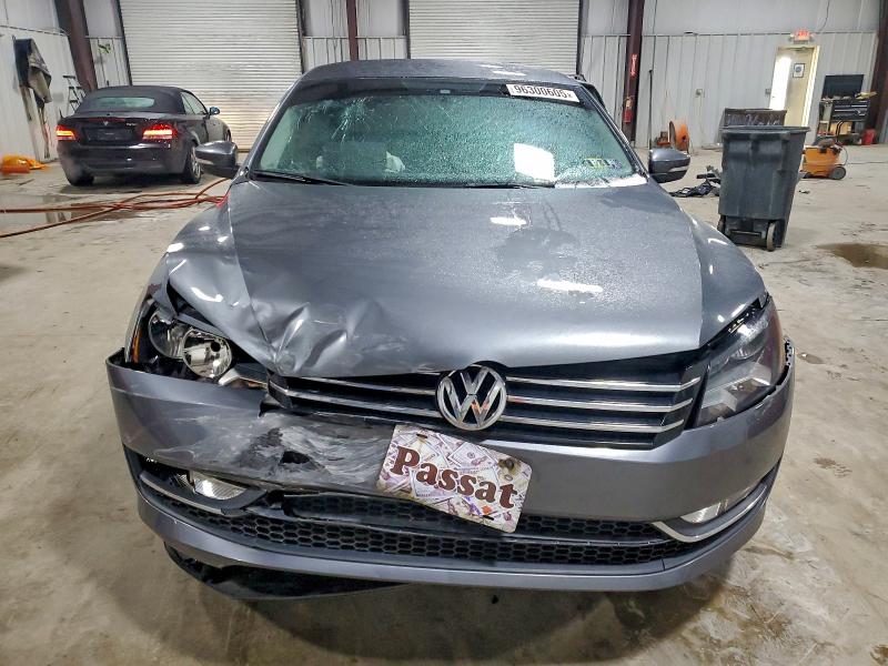 Photo 5 from auction – 2015 VOLKSWAGEN PASSAT S with VIN 1VWAT7A38FC104754