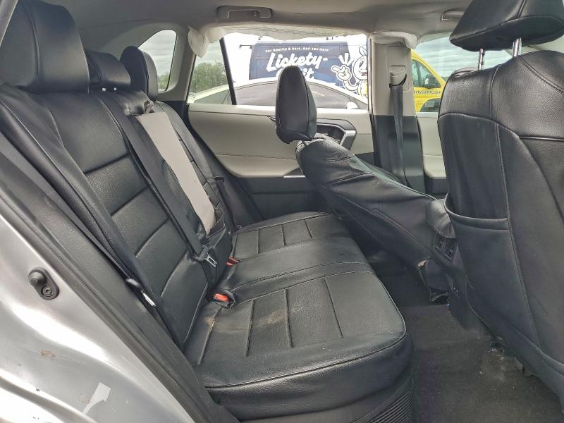 Photo 11 from auction – 2022 TOYOTA RAV4 XLE with VIN 2T3RWRFV7NW137100