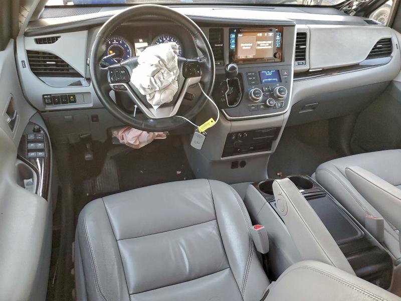 Photo 8 from auction – 2015 TOYOTA SIENNA XLE with VIN 5TDYK3DC4FS611545