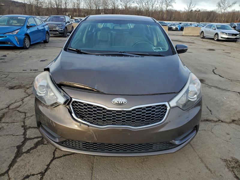 Photo 5 from auction – 2014 KIA FORTE LX with VIN KNAFX4A69E5064142